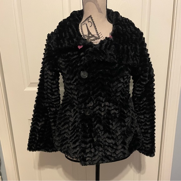 Patagonia Other - ❄️SALE❄️Patagonia girls black faux fur coat